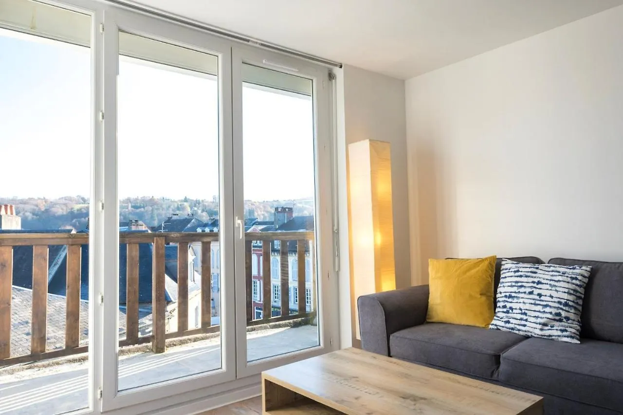 Apartment Grand Appartement T2 Avec Balcon Et Vue Bagneres-de-Bigorre