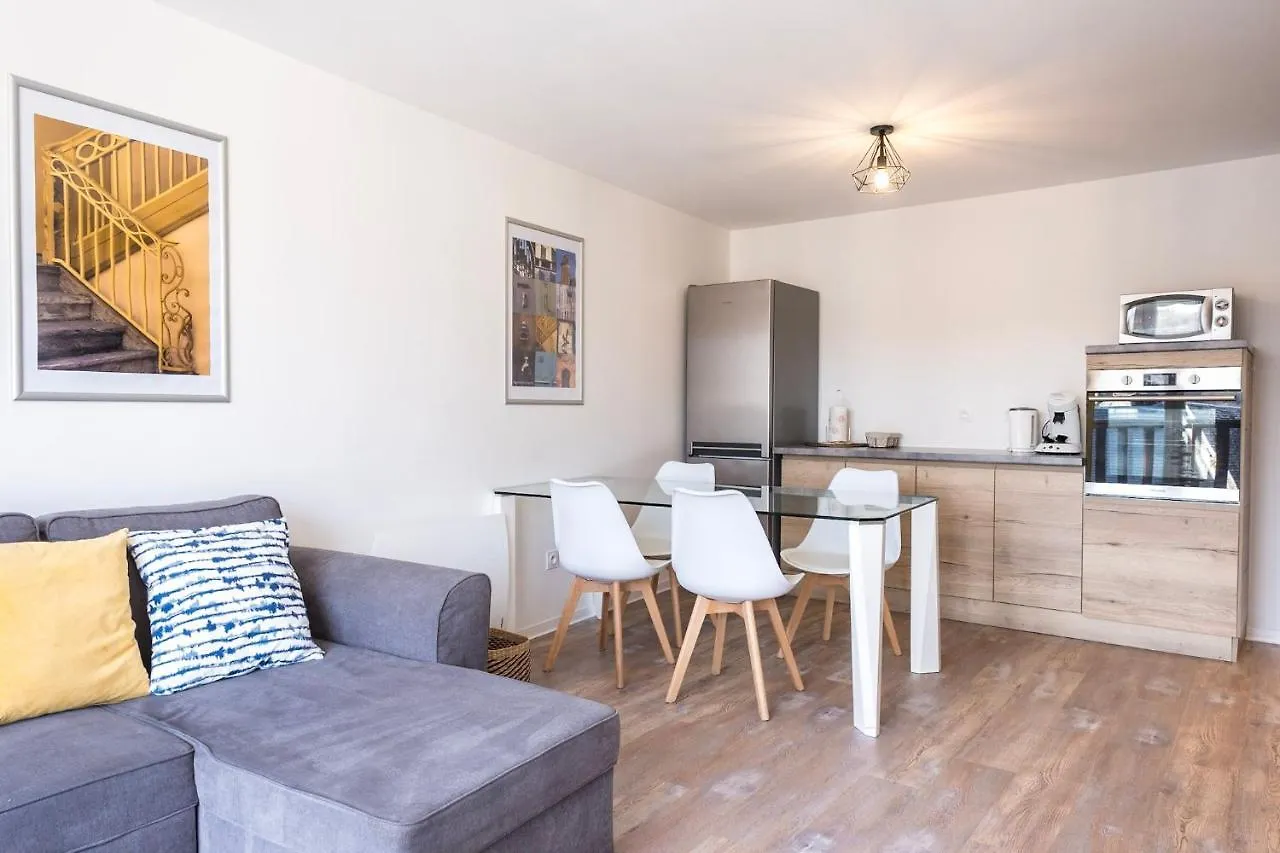Grand Appartement T2 Avec Balcon Et Vue Bagneres-de-Bigorre France
