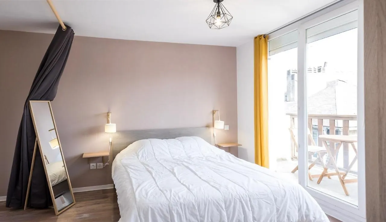 Grand Appartement T2 Avec Balcon Et Vue Bagneres-de-Bigorre 0*,