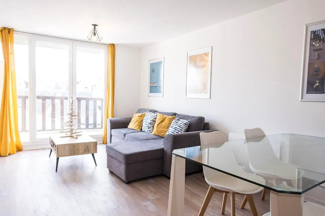Grand Appartement T2 Avec Balcon Et Vue Bagneres-de-Bigorre